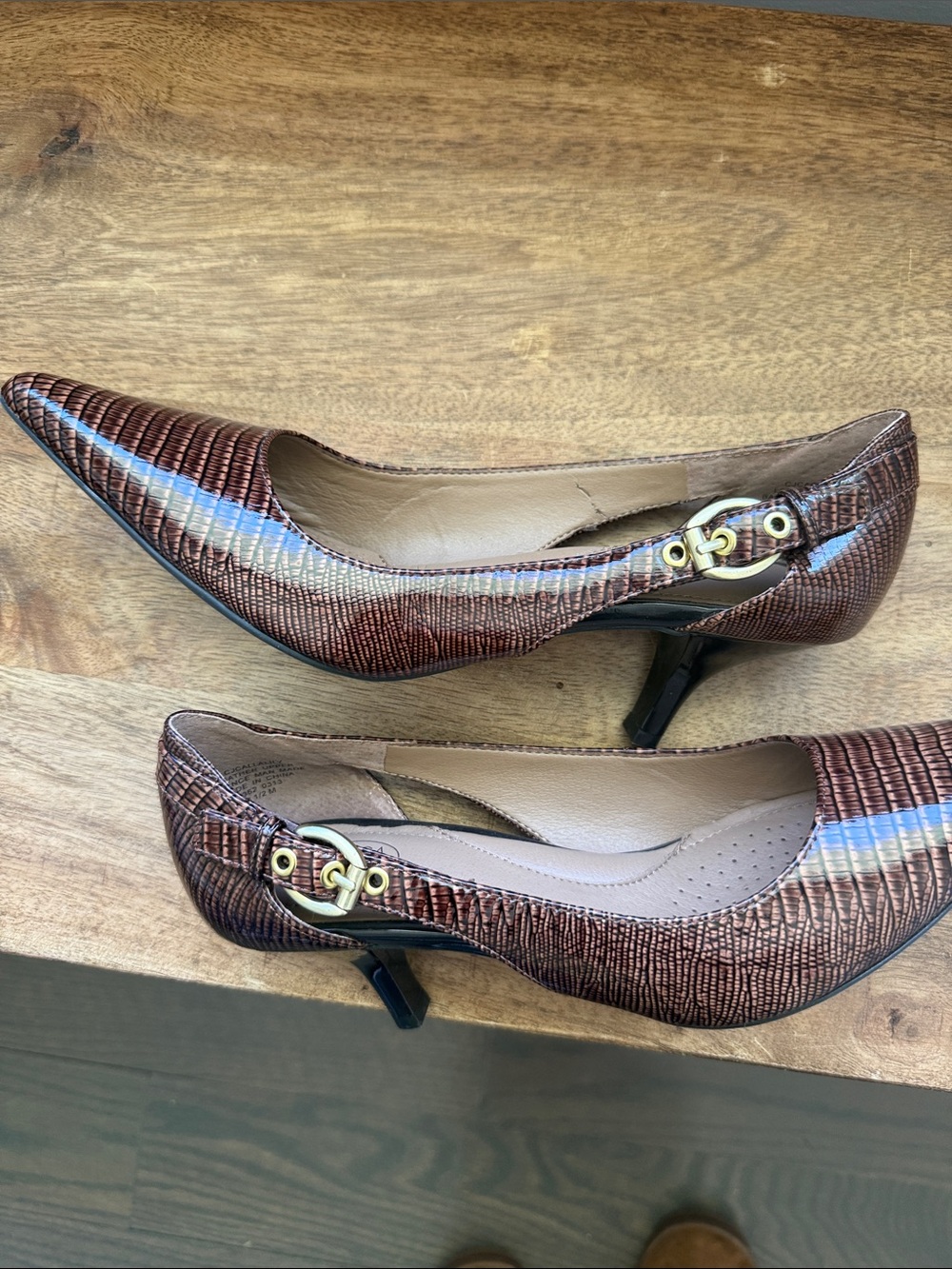 Joan & David Pointed Toe Brown Women's Heels - Picture 6 of 11